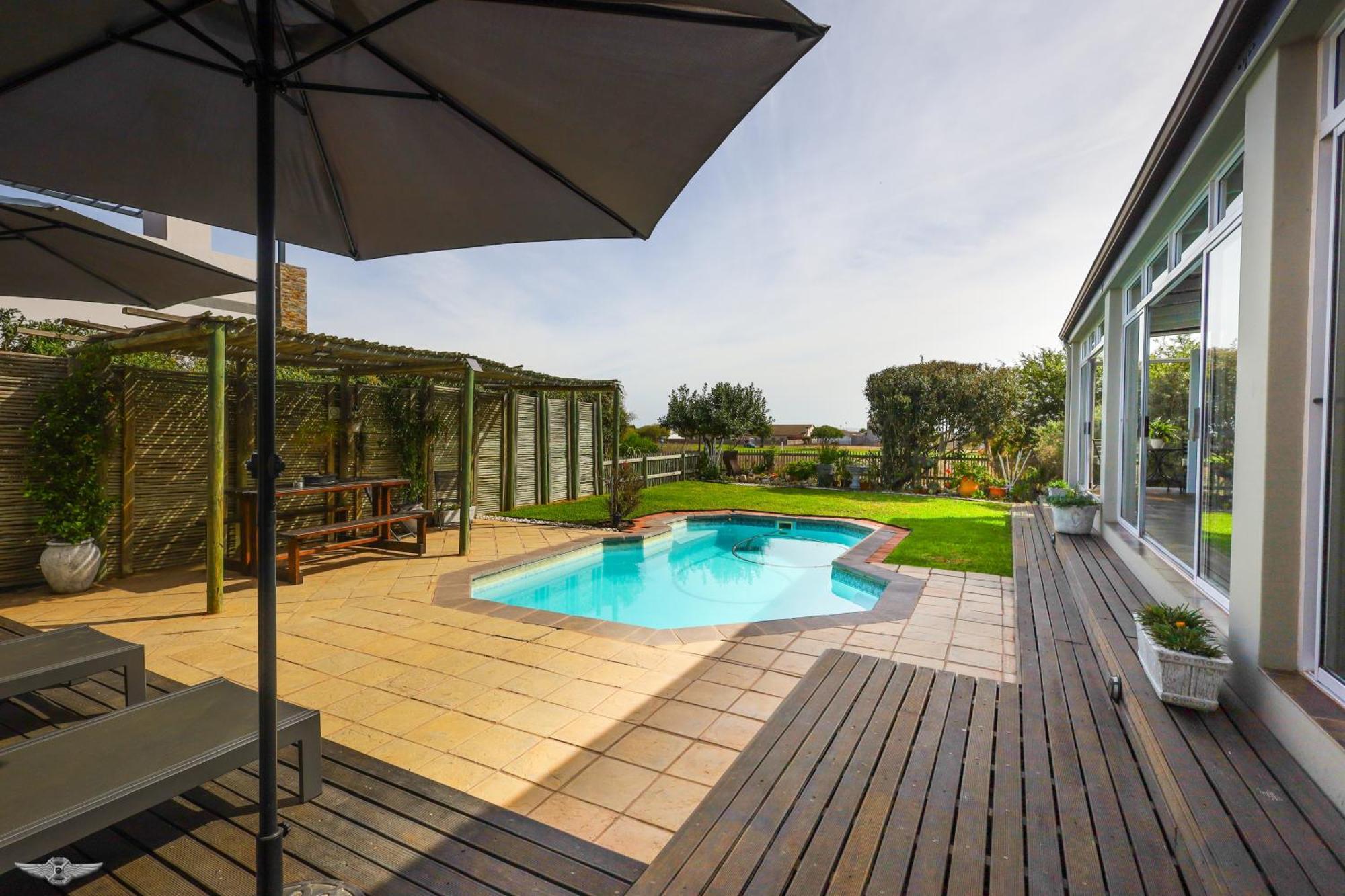 Flensborg Studios & Penthouse - Langebaan Golf Estate Exterior photo